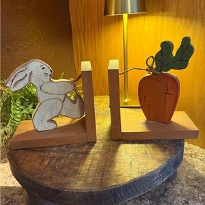 VTG Wood Rabbit and Carrot Folk Art Bookends Medium Animal Carvings 8" Handmade